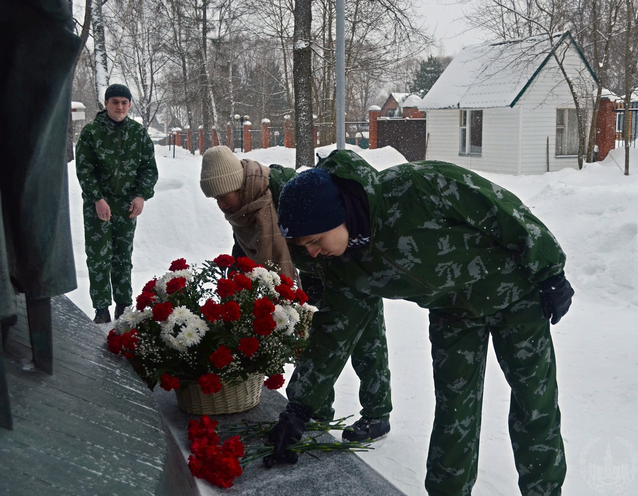 Защитить память. Акция памяти героев. Защитим память героев. Всероссийская акция Защитим память героев. Памяти героям крут 2020.