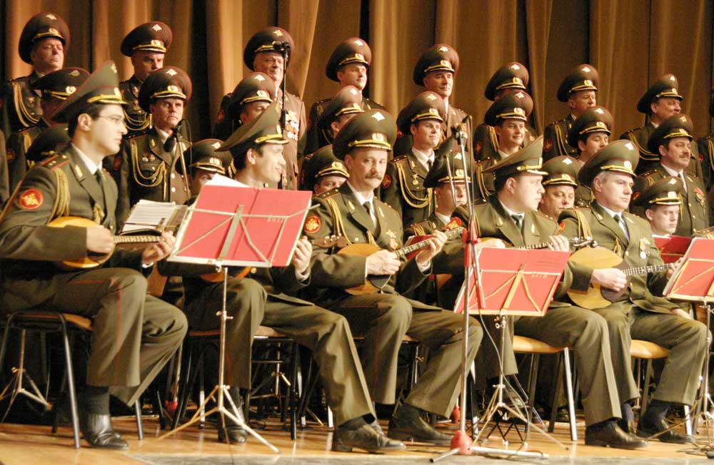 Видео песни поет солдат. Военные поют. Солдаты поют. Русские солдаты поют. Картинка солдаты поют.